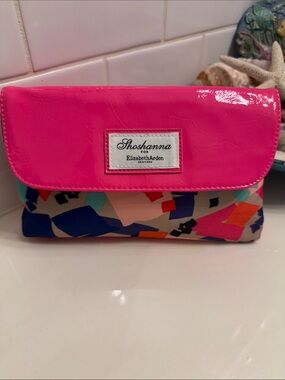 Elizabeth Arden Pink Patent Cosmetic Clutch with Multicolor Abstract Print